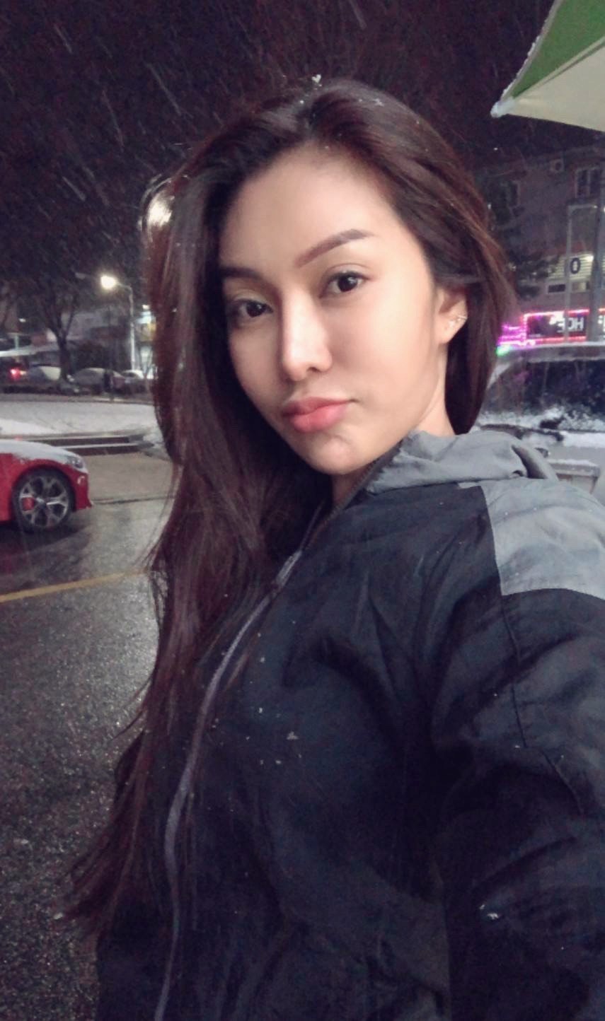   E 奶 甜 美 留 學 生